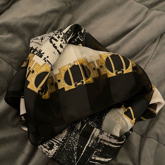 Scarf - Picture 2 of 4